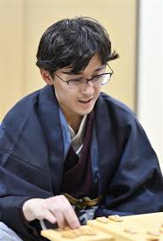 初タイトルとなる将棋の叡王を獲得したプロ棋士の伊藤匠さん - 【ひと】「藤井を泣かせた男」として知られる、将棋の叡王を獲得したプロ棋士の伊藤匠（いとう・たくみ）さん  - 写真・画像(1/1)｜【西日本新聞me】